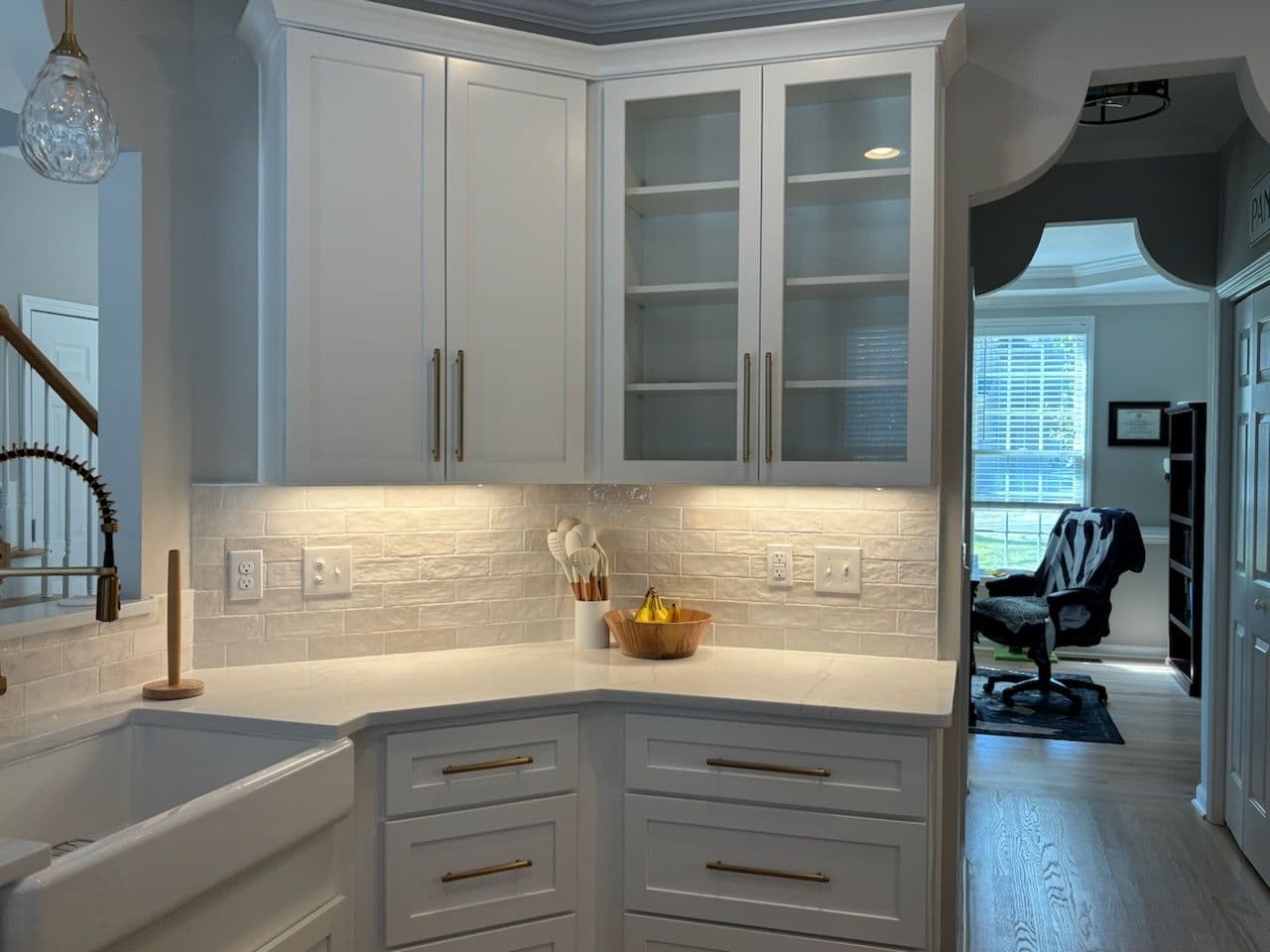 Gallery photos for Modern Kitchen Upgrade with Sleek Fixtures: Image #2