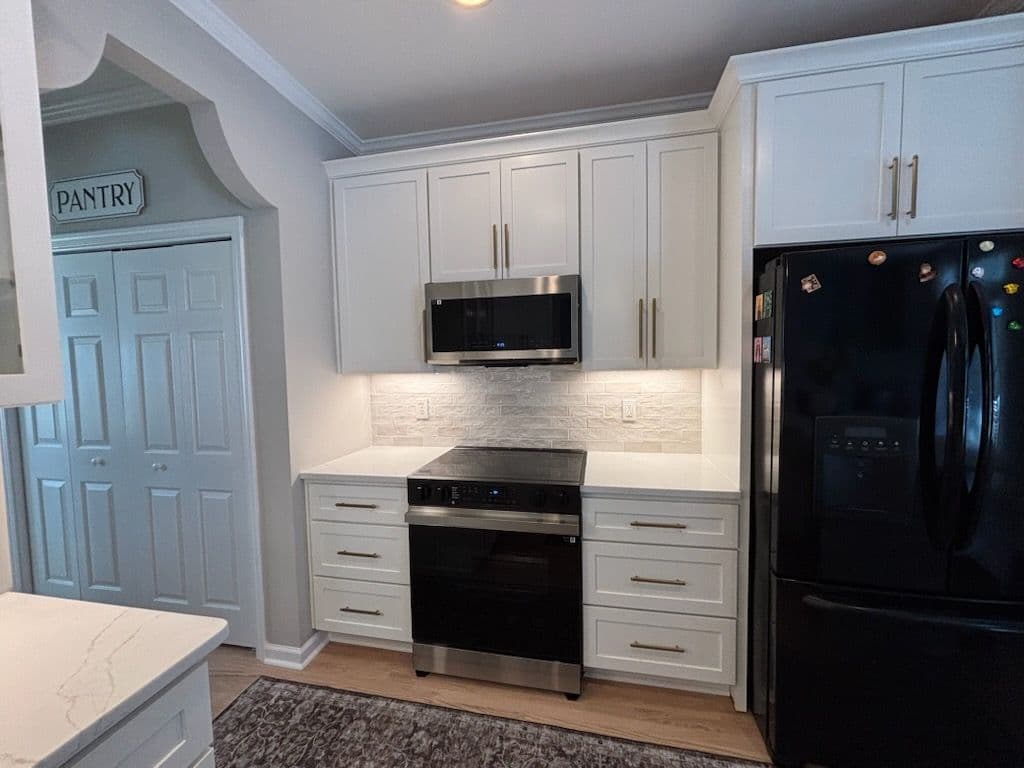 Gallery photos for Modern Kitchen Upgrade with Sleek Fixtures: Image #3